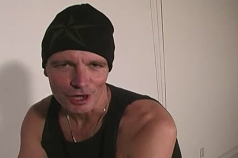White Thug gets plowed right into an chocolate hole By black men