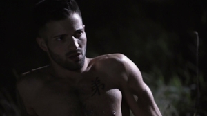 IconMale: Inked american Nick Fitt feels in need of rough sex