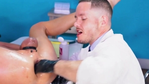 Club Inferno Dungeon - Twink goes in for hard pounding